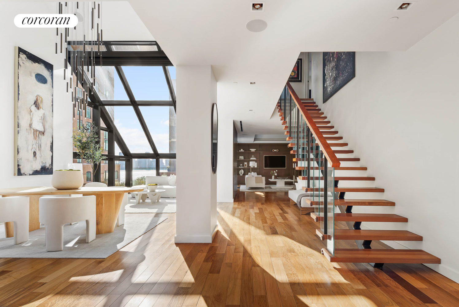 385 W 12TH Street PHW