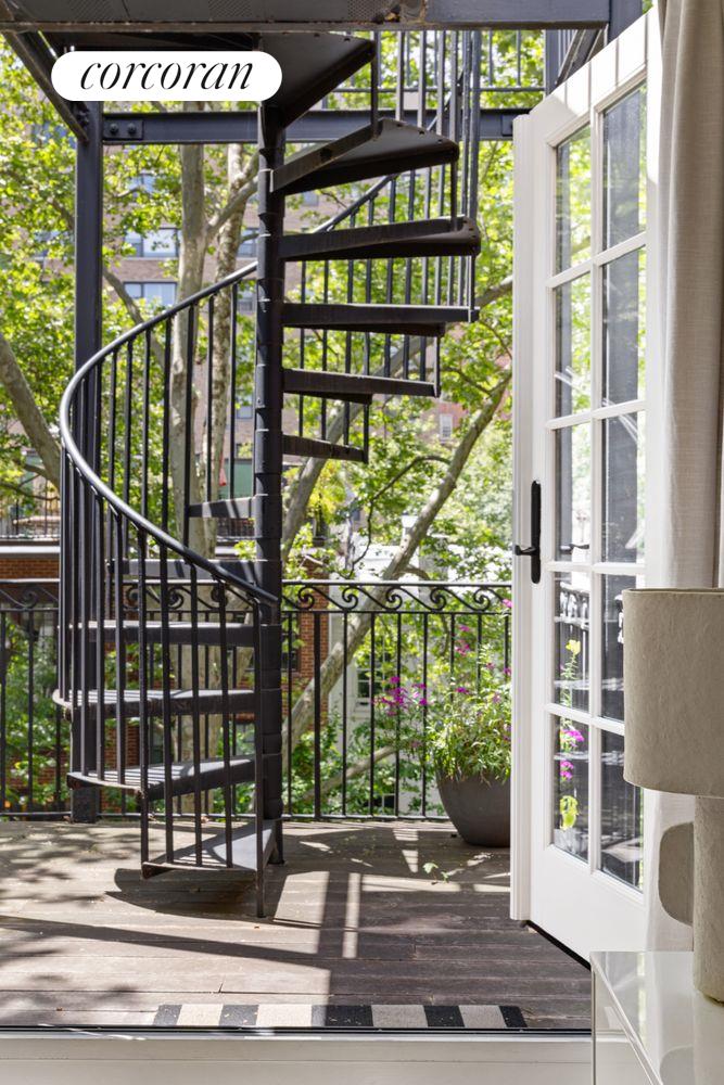 136 E 19TH Street 4W