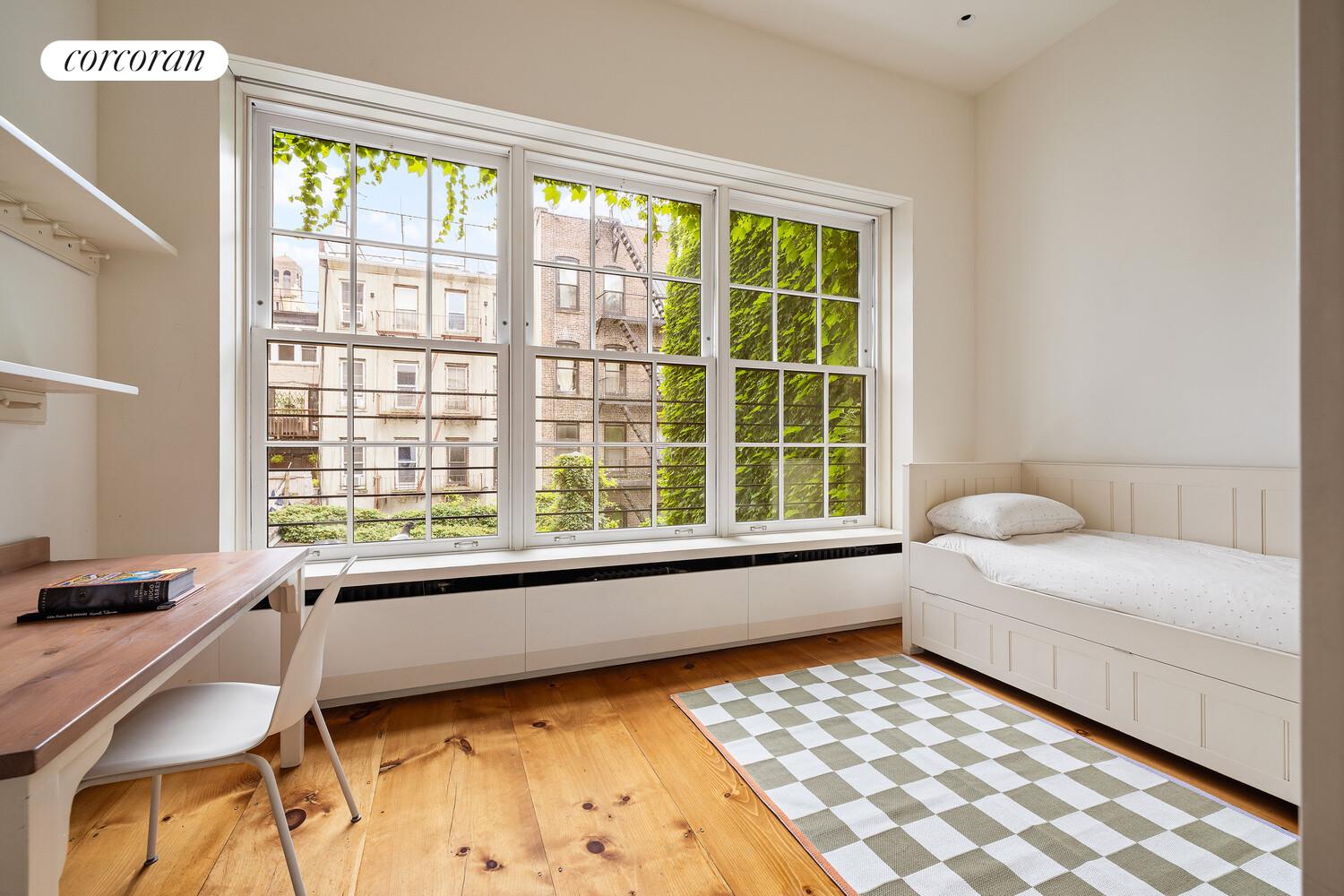 52 W 9TH Street PHDUPLEX