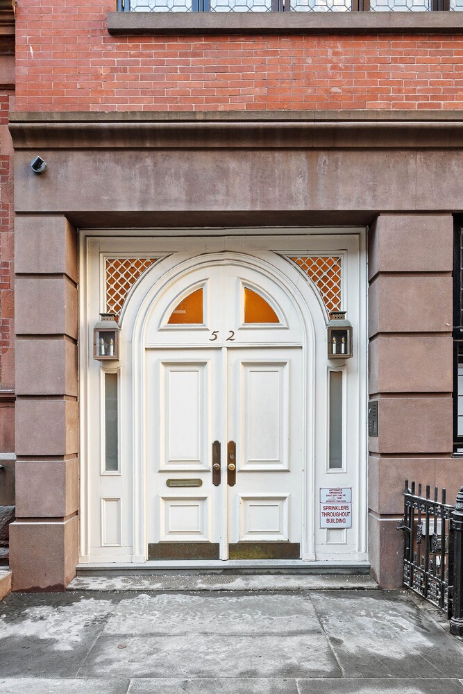 52 W 9TH Street PHDUPLEX