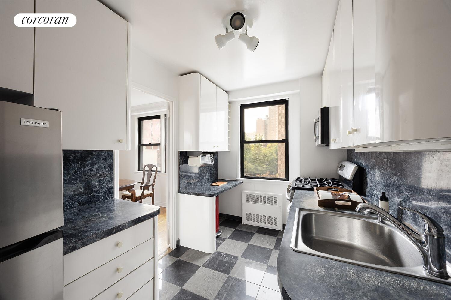 201 E 21ST Street 7S