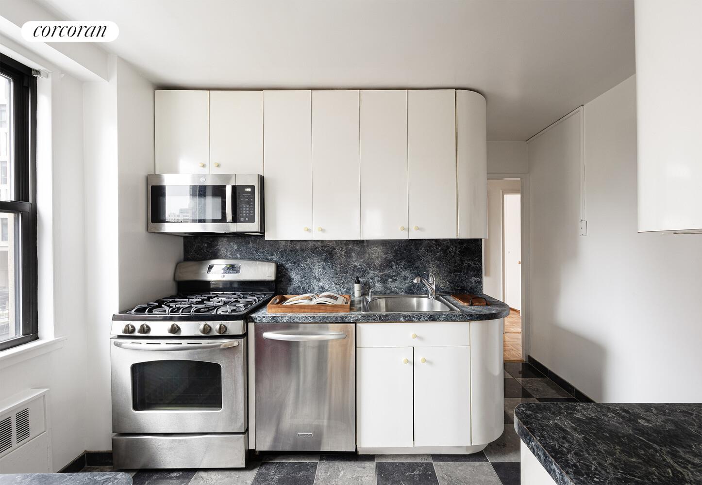 201 E 21ST Street 7S