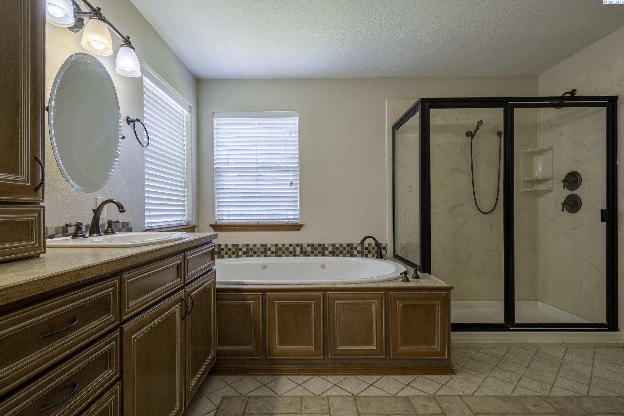 3707 Desert Plateau Dr