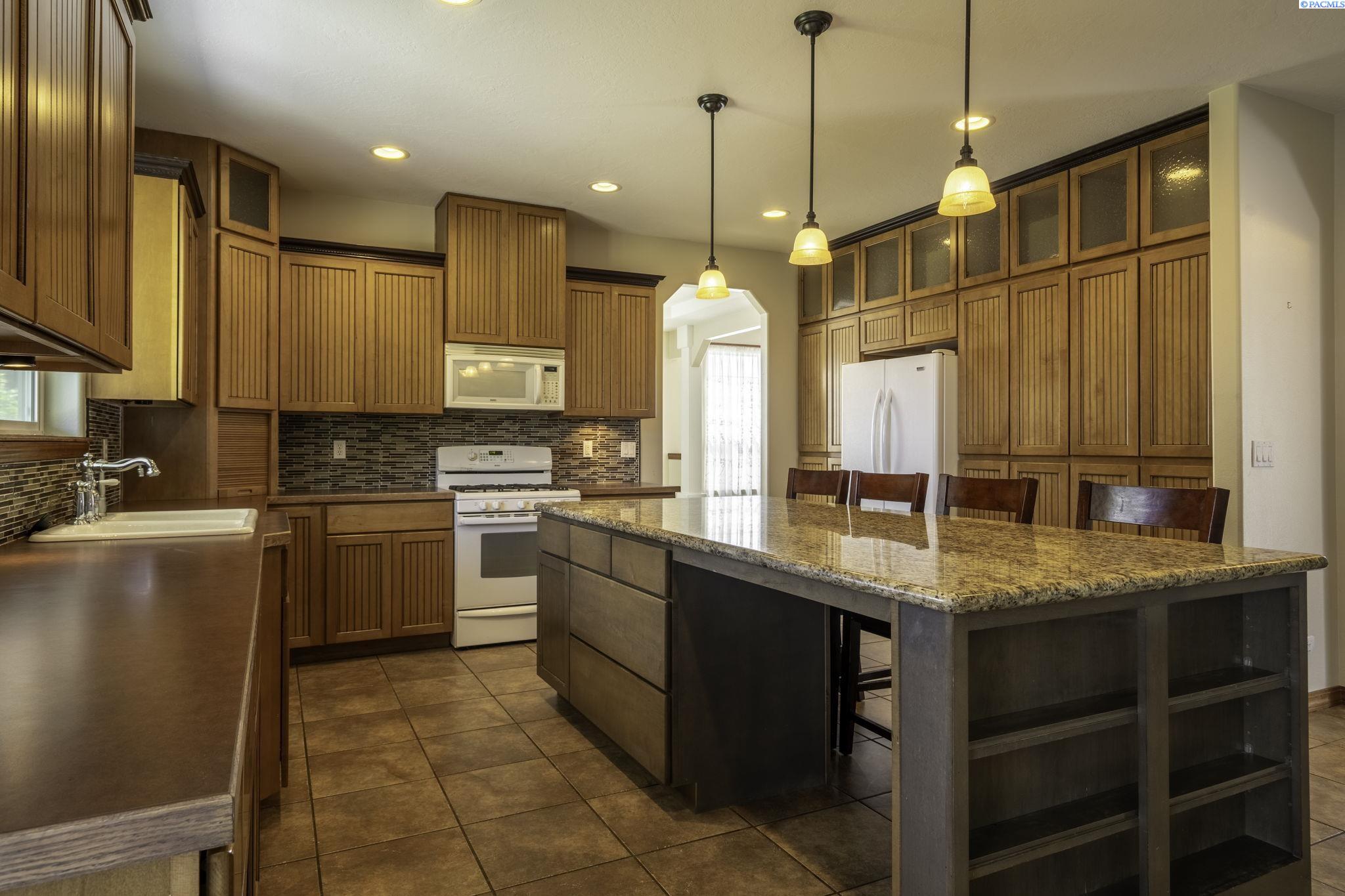 3707 Desert Plateau Dr