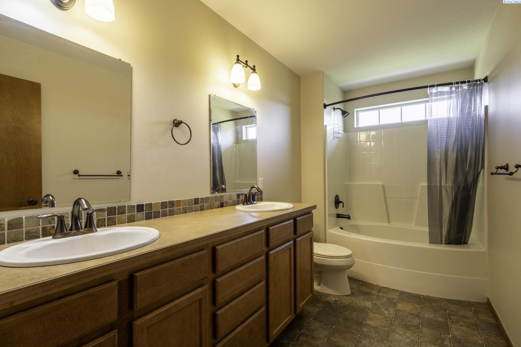 3707 Desert Plateau Dr