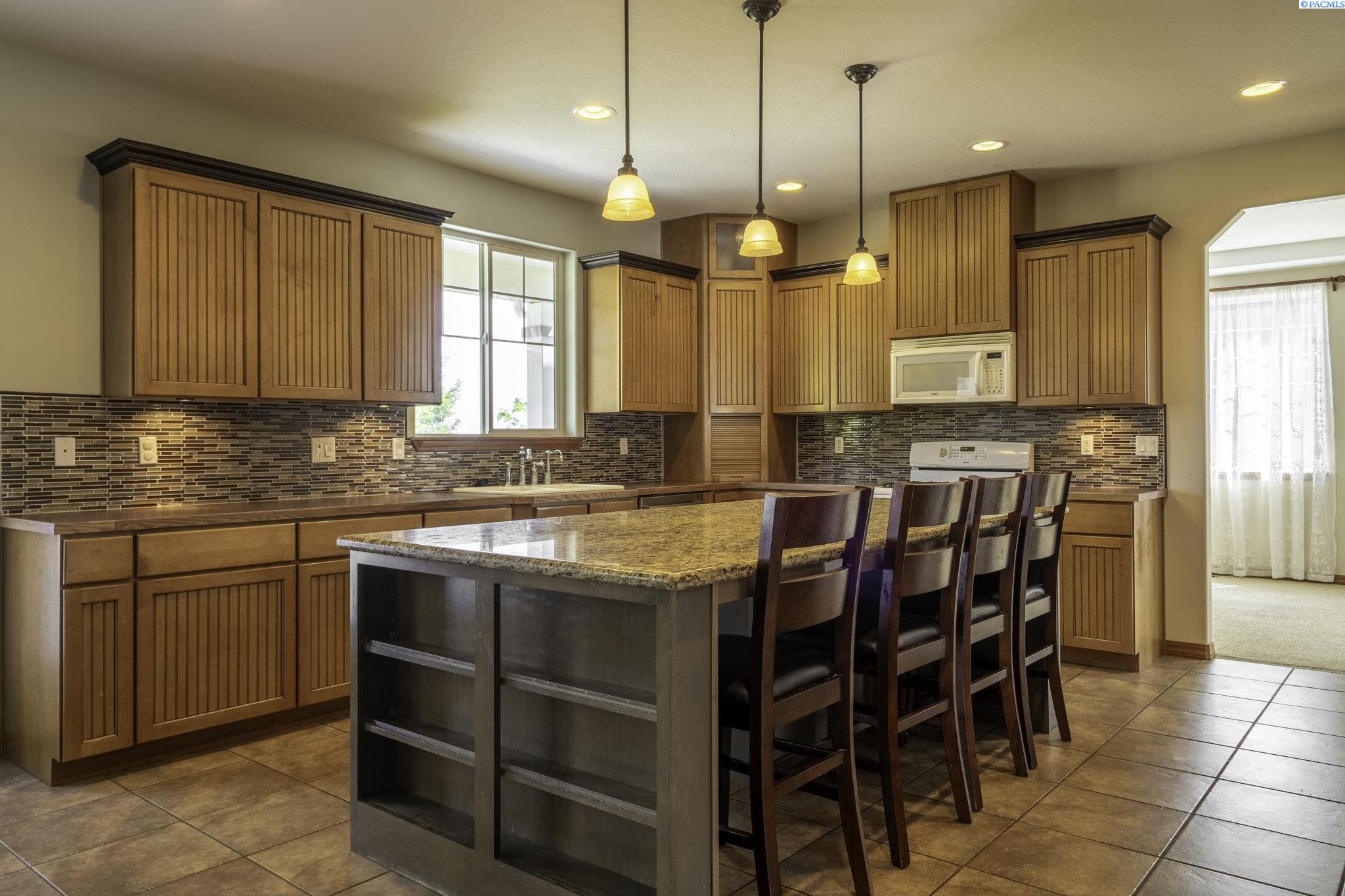 3707 Desert Plateau Dr