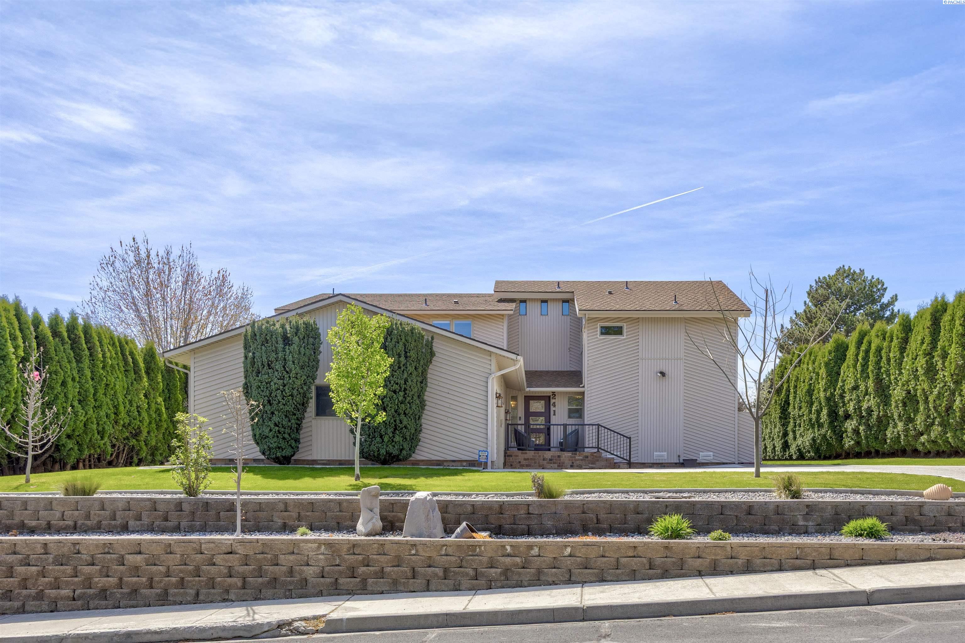 241 Pinetree Lane