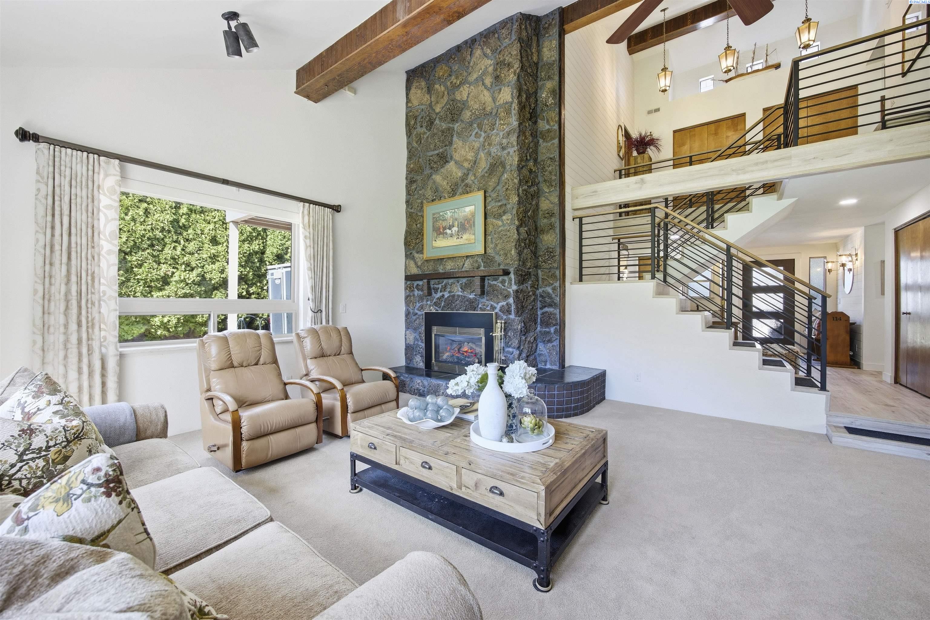 241 Pinetree Lane