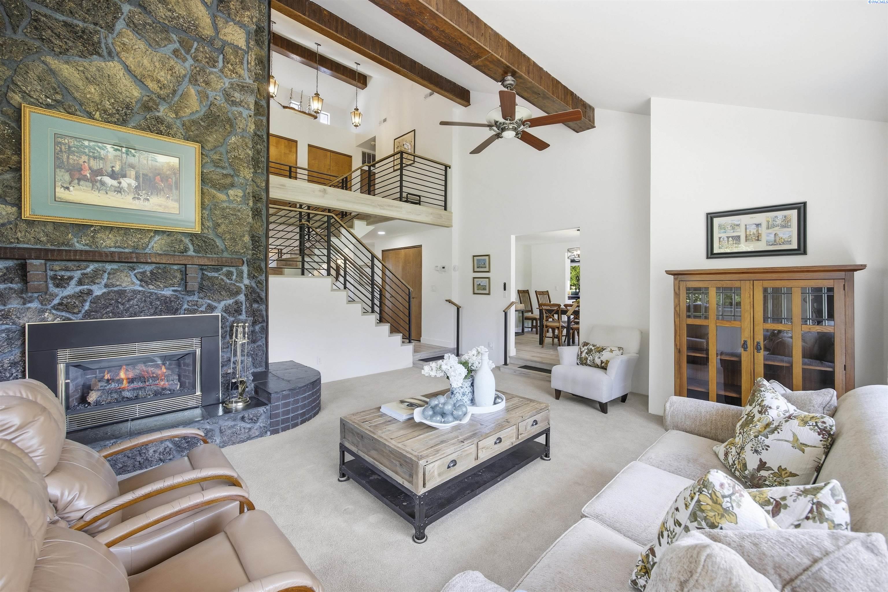 241 Pinetree Lane