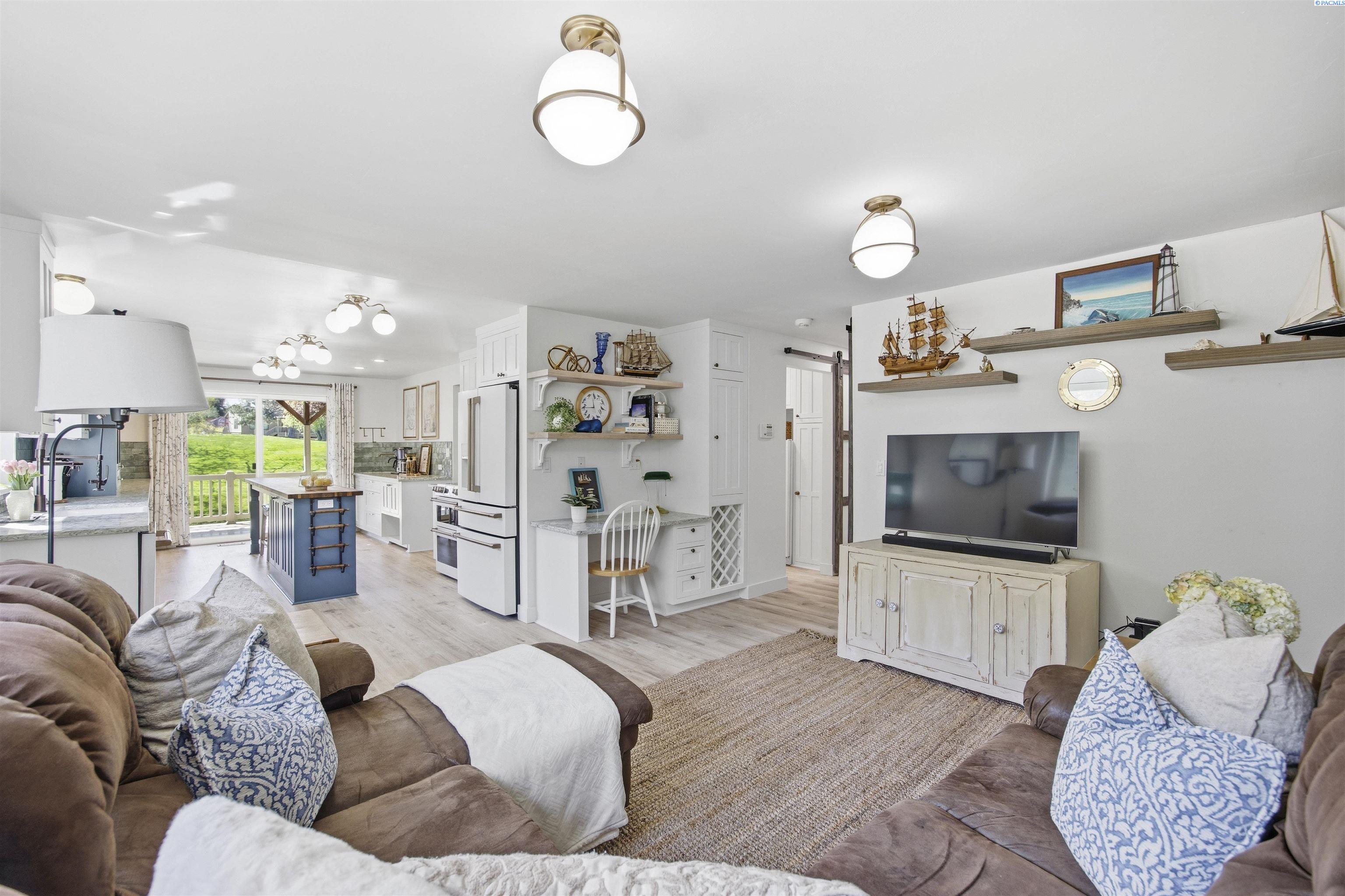 241 Pinetree Lane