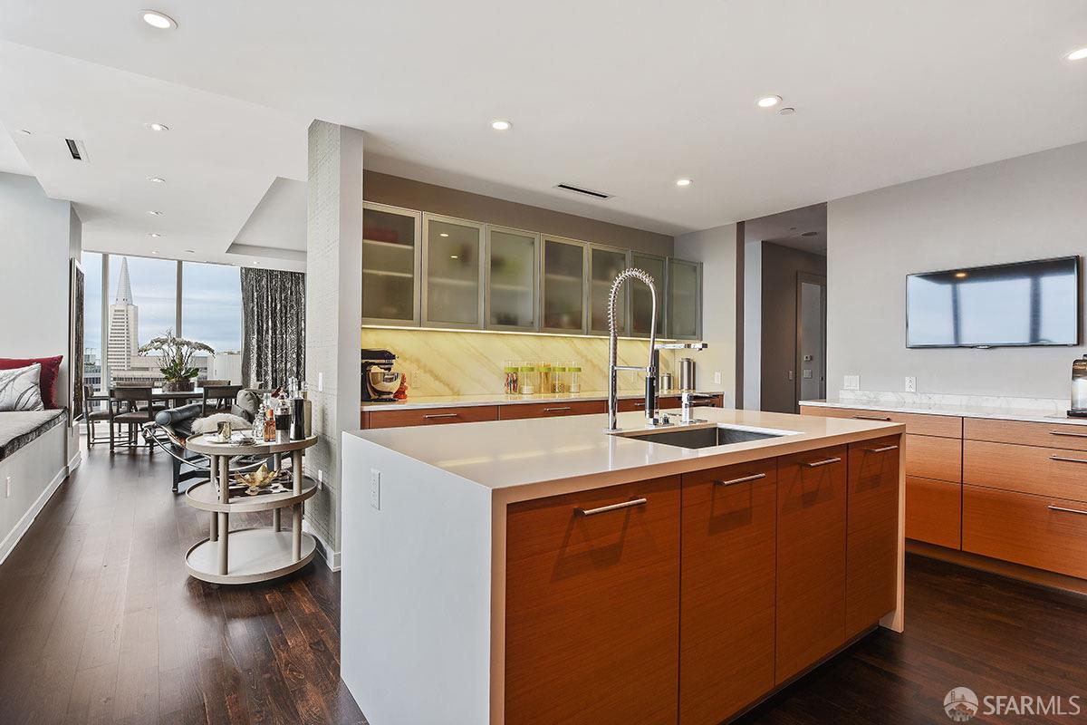 301 Mission Street # 49A