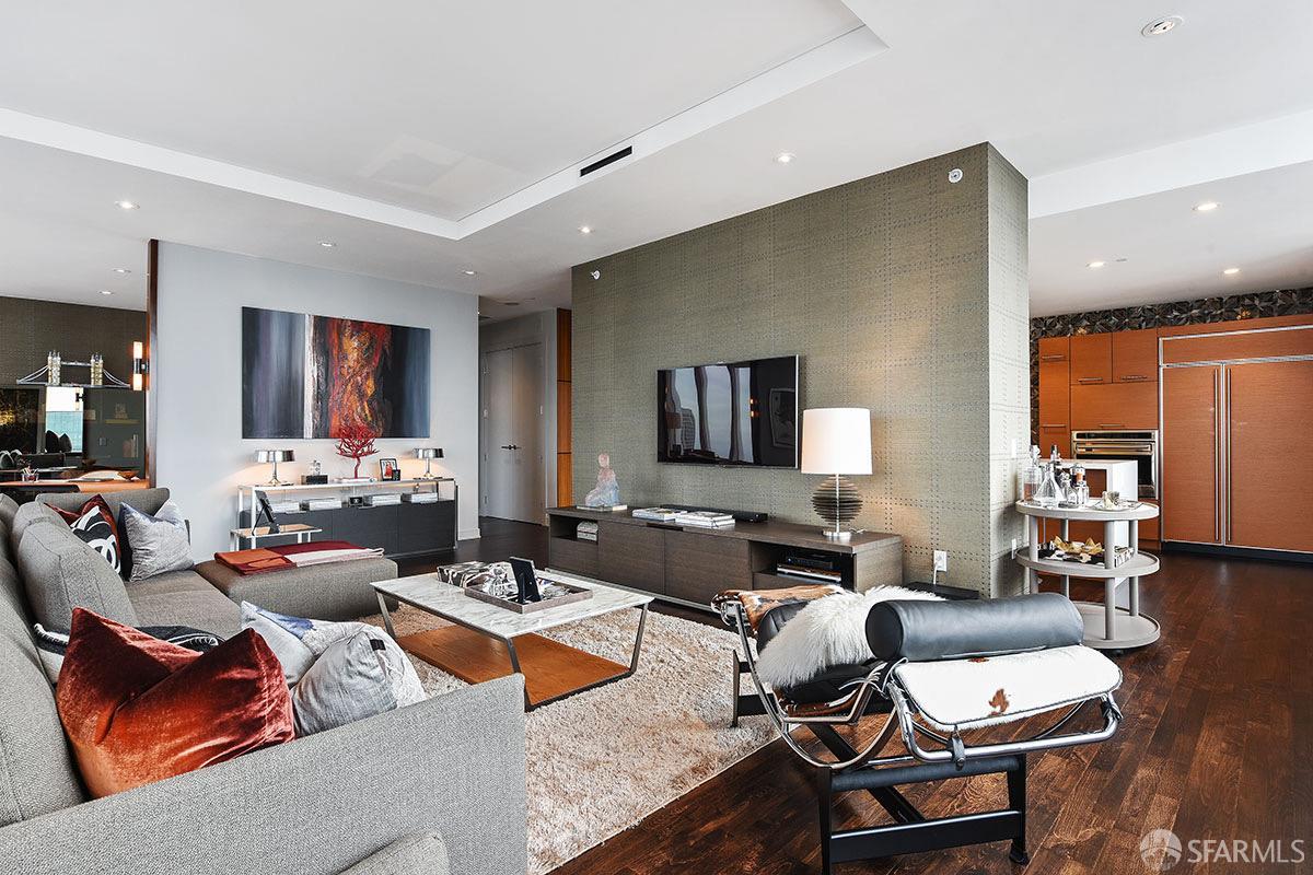 301 Mission Street # 49A