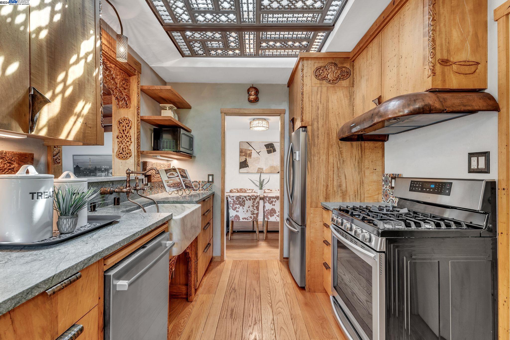 356 Saint George St