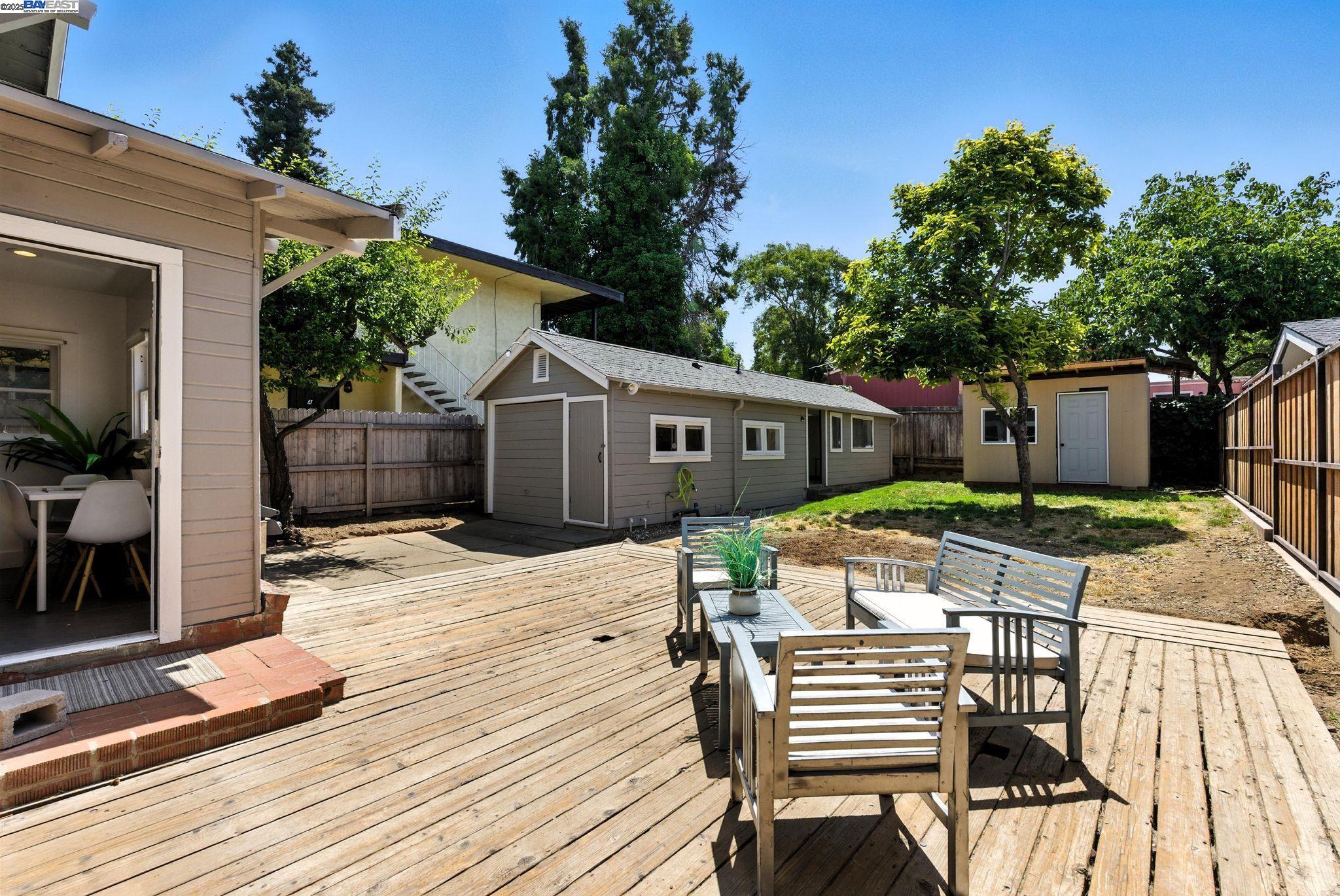3936 Midvale Ave
