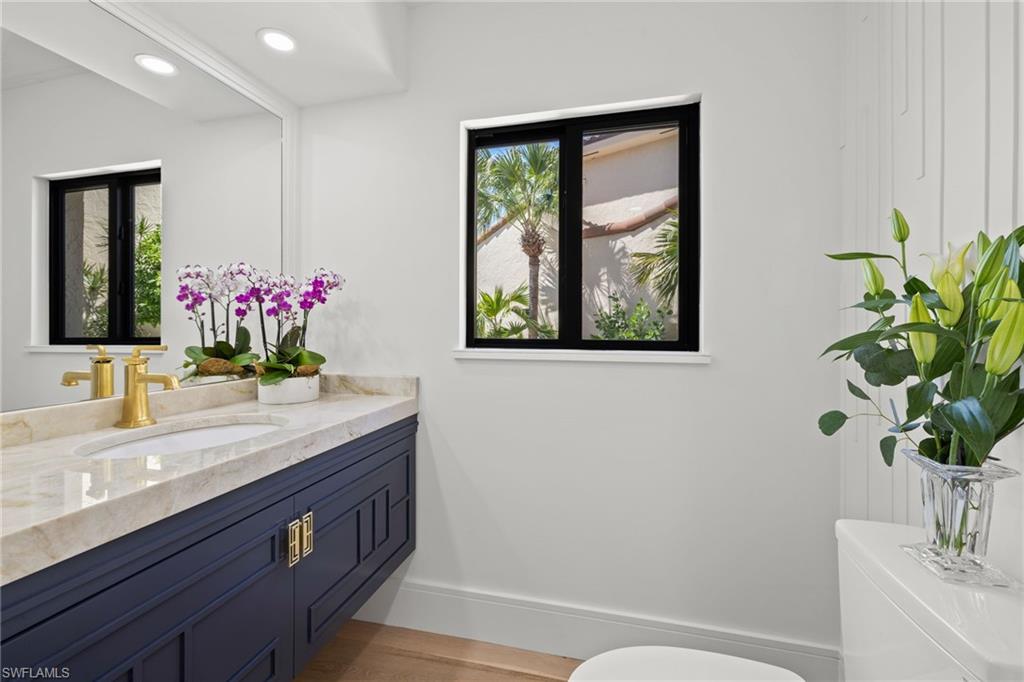 6805 Sand Pointe CIR