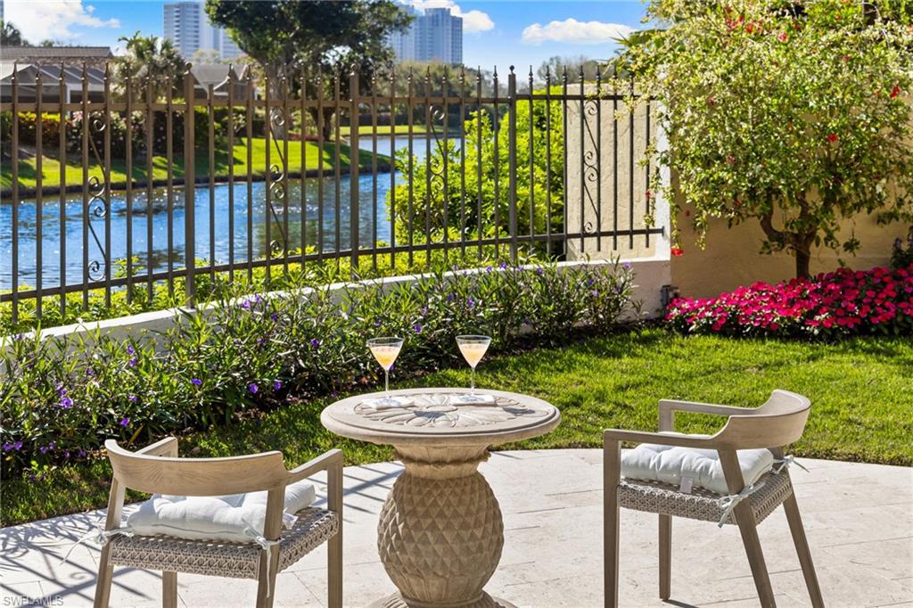 6805 Sand Pointe CIR