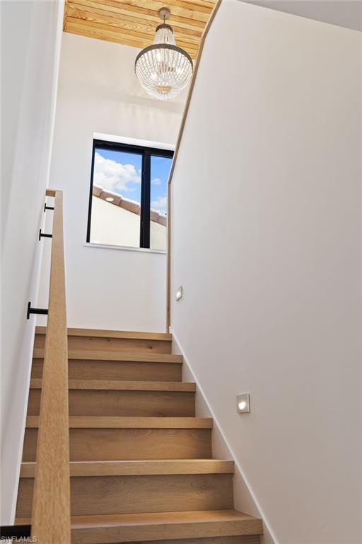 6805 Sand Pointe CIR