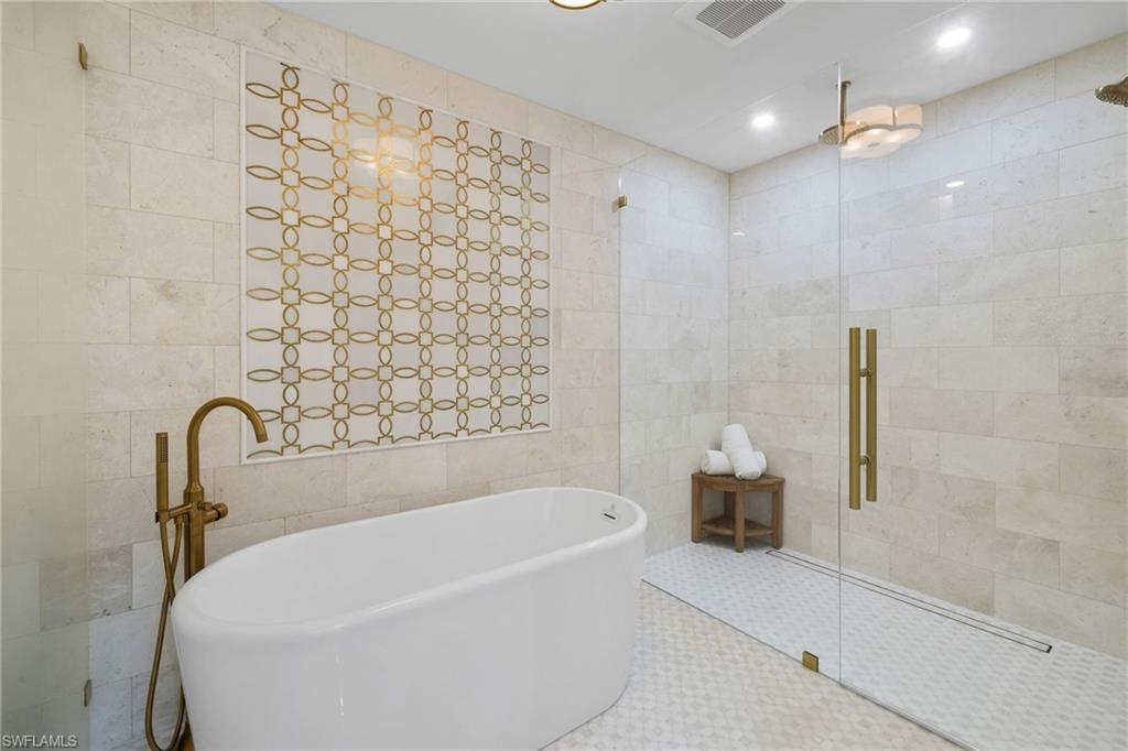 6805 Sand Pointe CIR