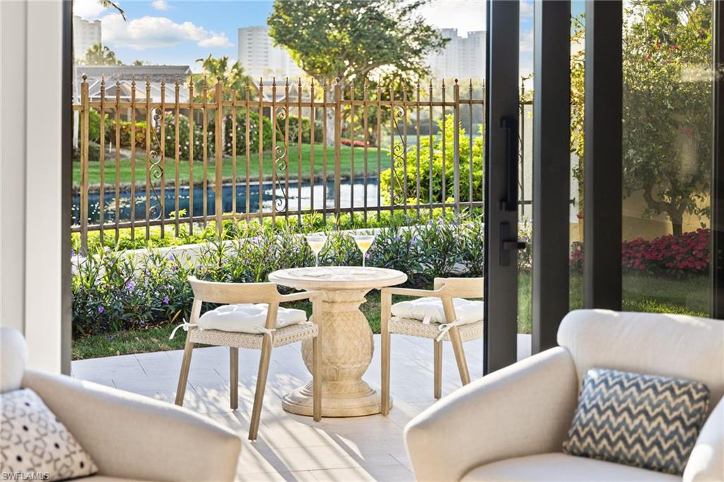 6805 Sand Pointe CIR