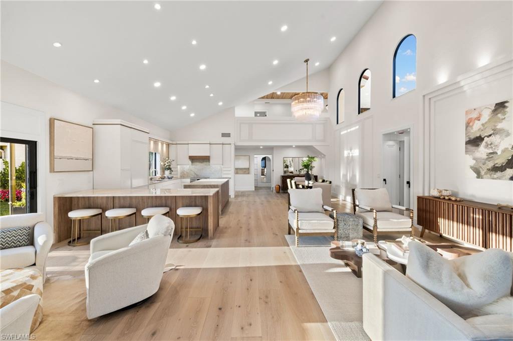 6805 Sand Pointe CIR