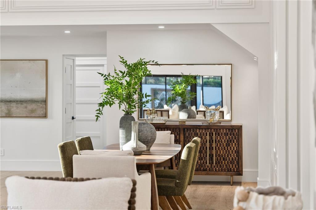 6805 Sand Pointe CIR