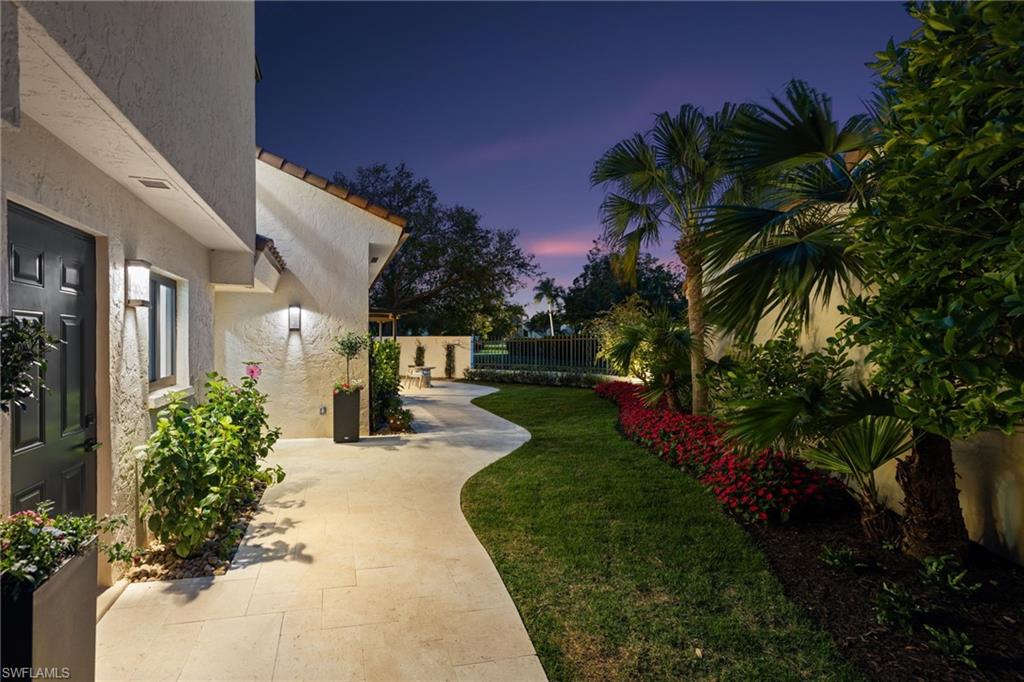 6805 Sand Pointe CIR