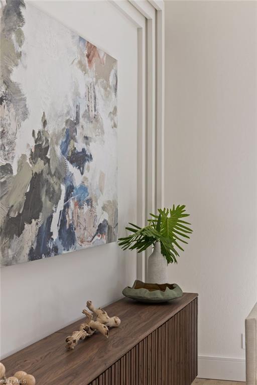 6805 Sand Pointe CIR