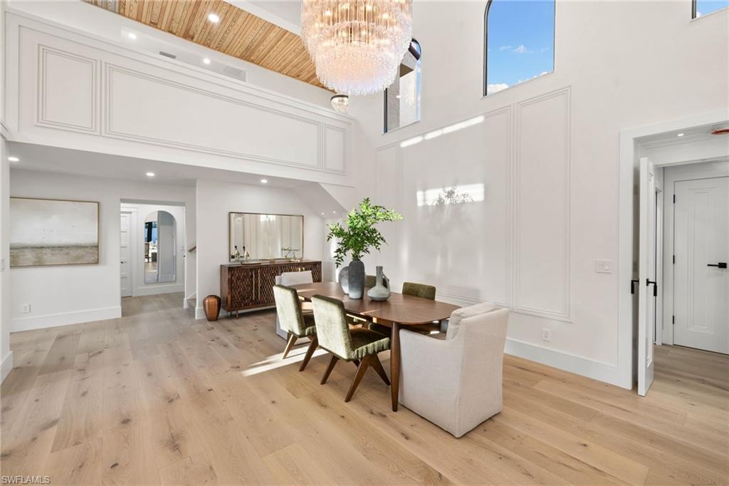 6805 Sand Pointe CIR