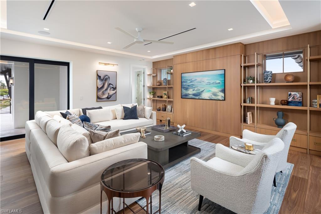 616 BOUGAINVILLEA RD