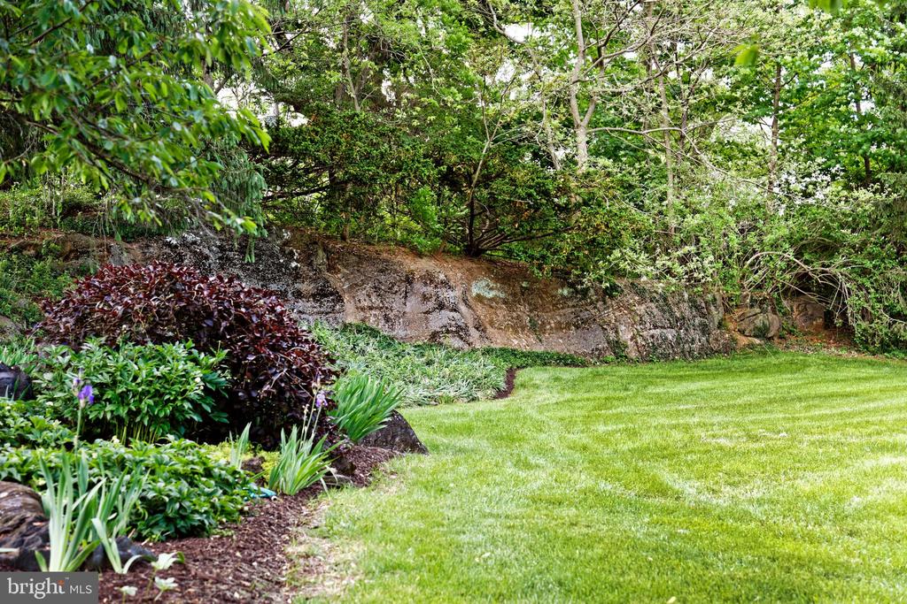 294 MILTON VALLEY LANE