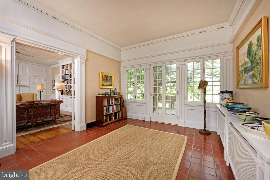294 MILTON VALLEY LANE