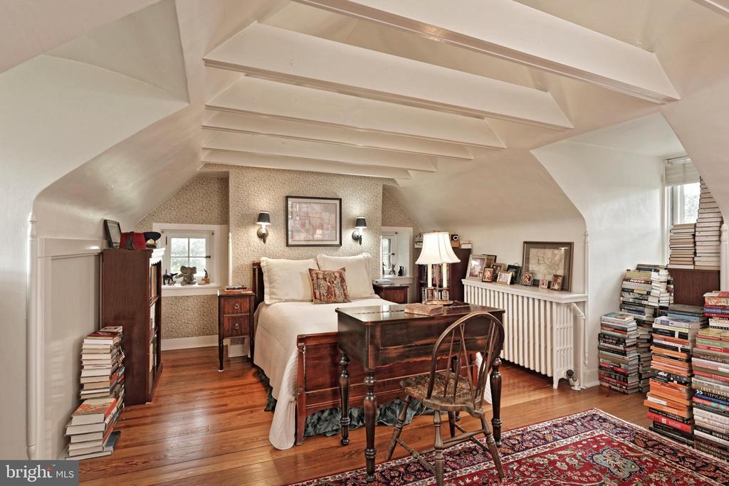 294 MILTON VALLEY LANE