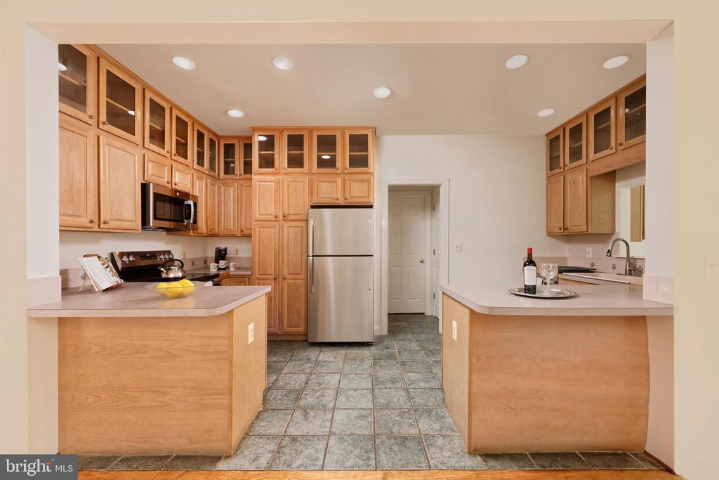 1225 DUNVEGAN DRIVE