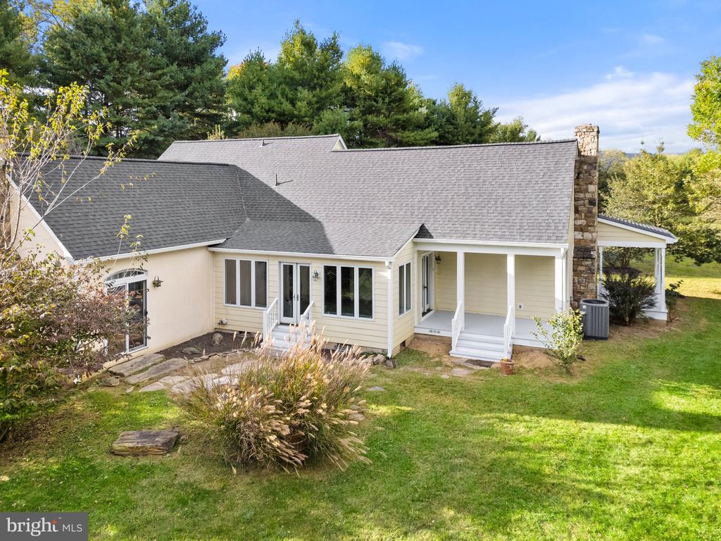 1225 DUNVEGAN DRIVE
