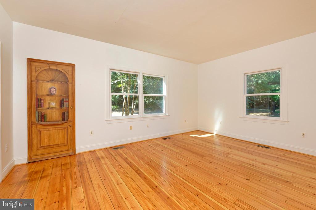 1225 DUNVEGAN DRIVE