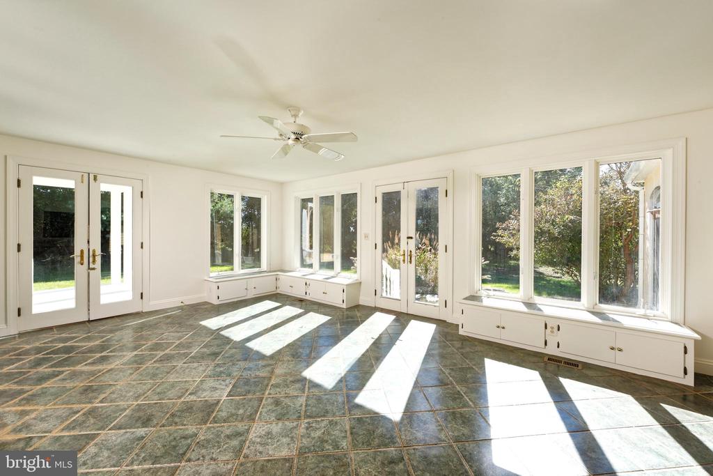 1225 DUNVEGAN DRIVE