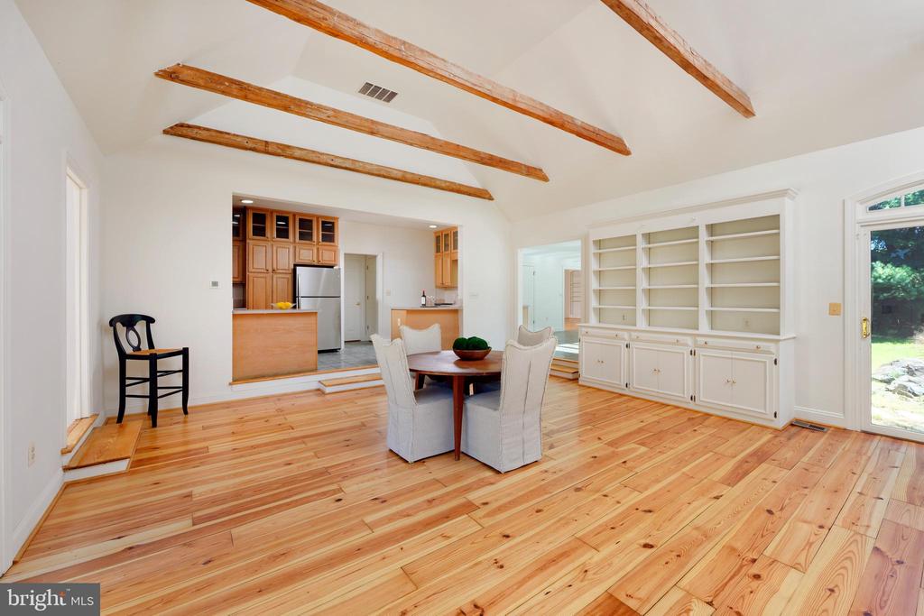 1225 DUNVEGAN DRIVE