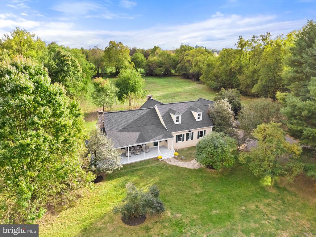 1225 DUNVEGAN DRIVE