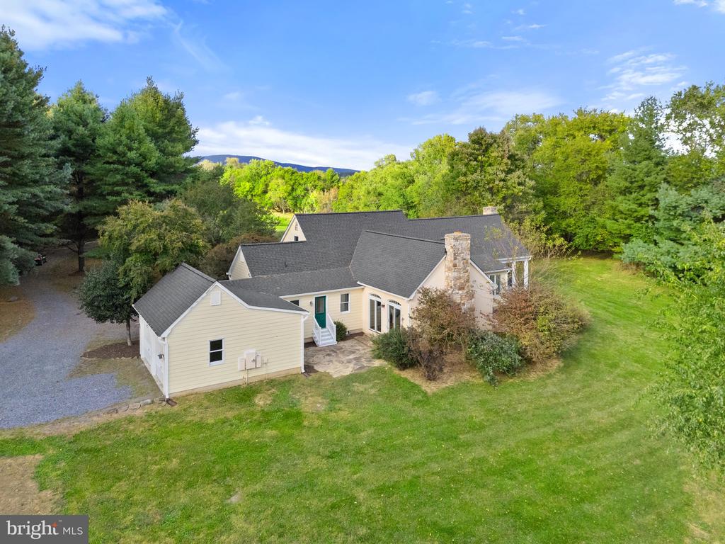 1225 DUNVEGAN DRIVE