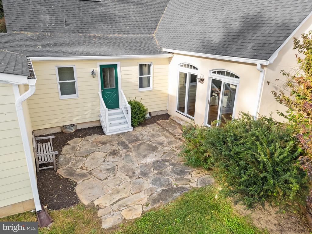 1225 DUNVEGAN DRIVE