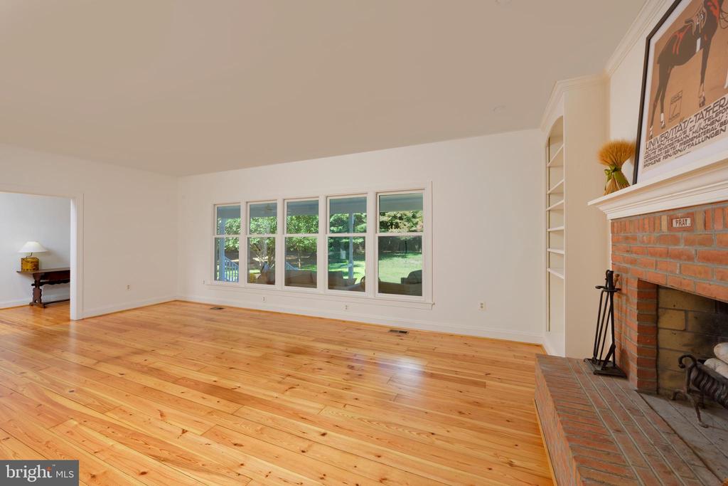 1225 DUNVEGAN DRIVE