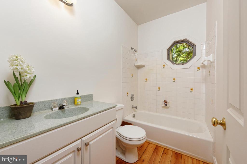 1225 DUNVEGAN DRIVE