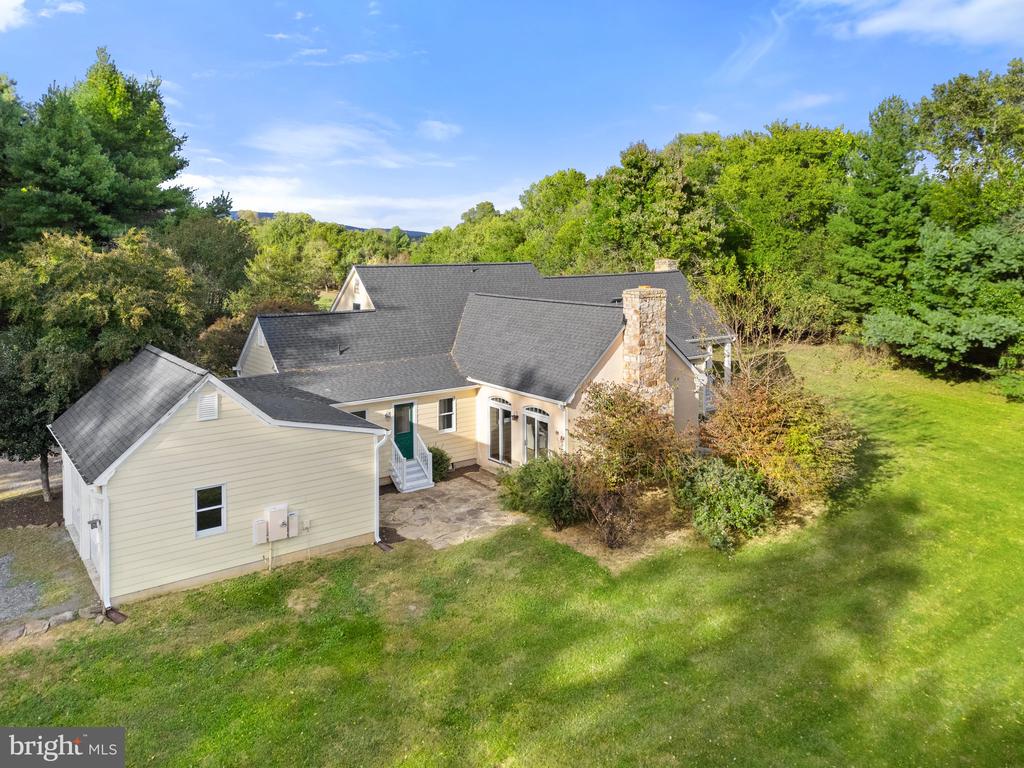 1225 DUNVEGAN DRIVE