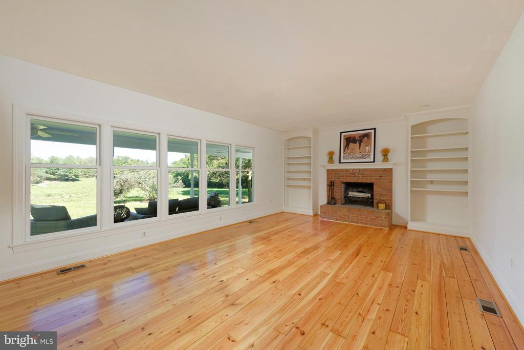 1225 DUNVEGAN DRIVE