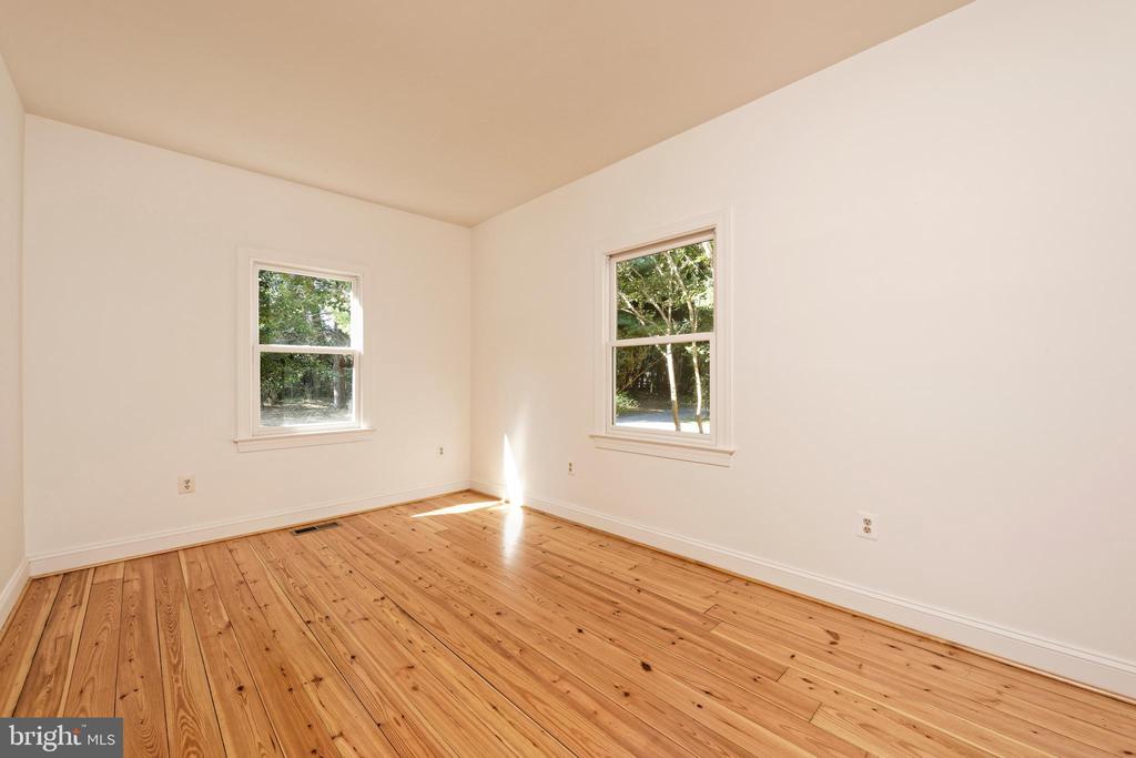 1225 DUNVEGAN DRIVE