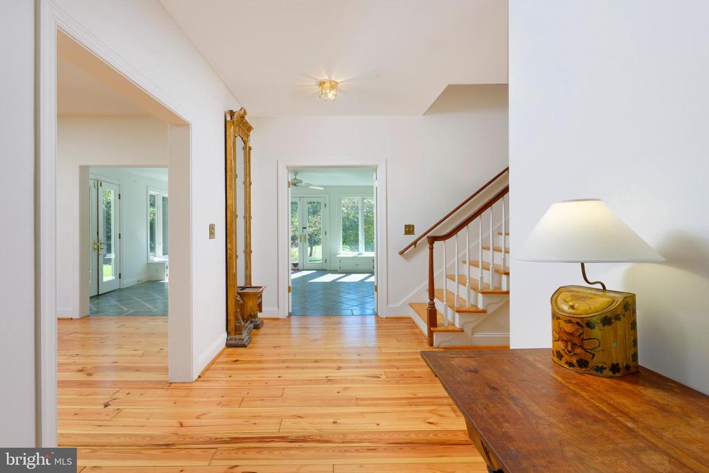 1225 DUNVEGAN DRIVE