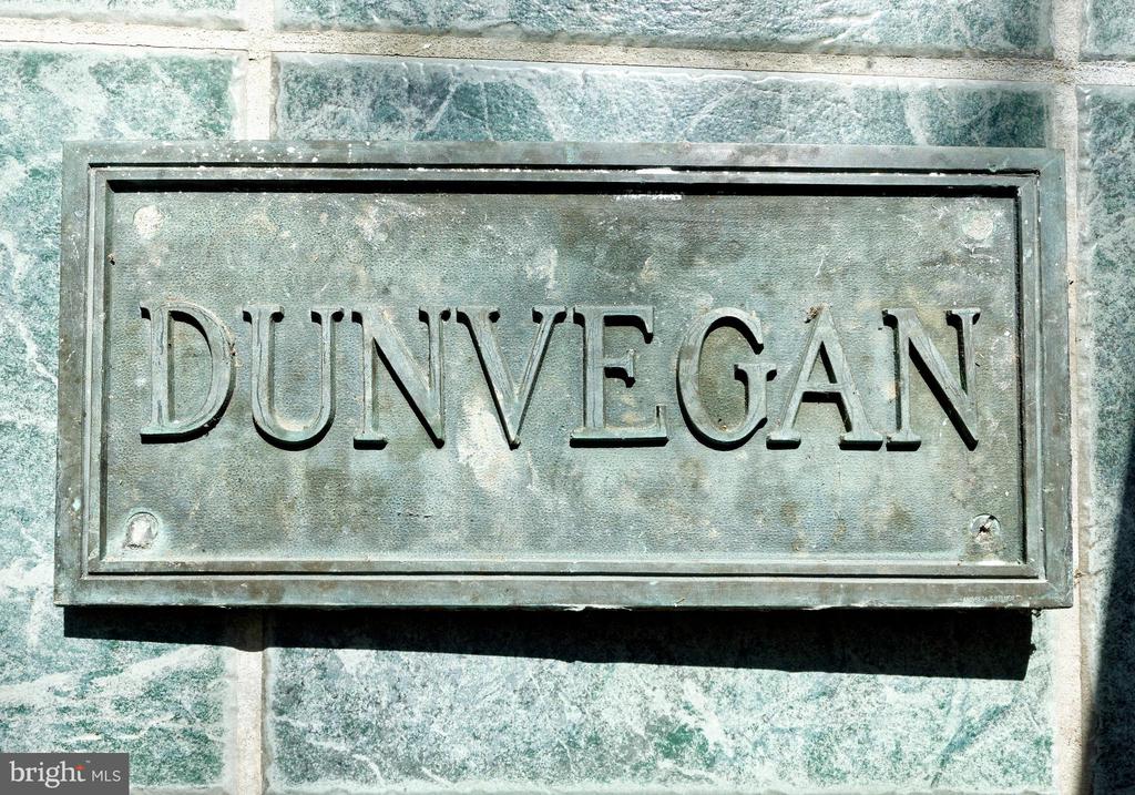 1225 DUNVEGAN DRIVE