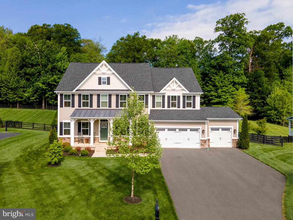 6400 BOB WHITE DRIVE