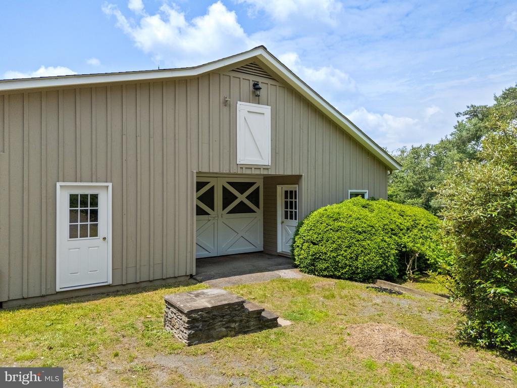 6452 OLD GOOSE CREEK ROAD