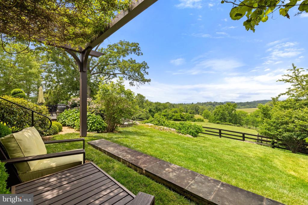 6452 OLD GOOSE CREEK ROAD